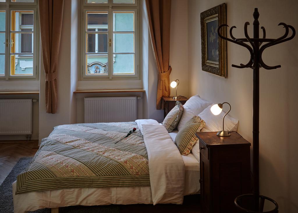 Queen Bee Apartments Πράγα Δωμάτιο φωτογραφία