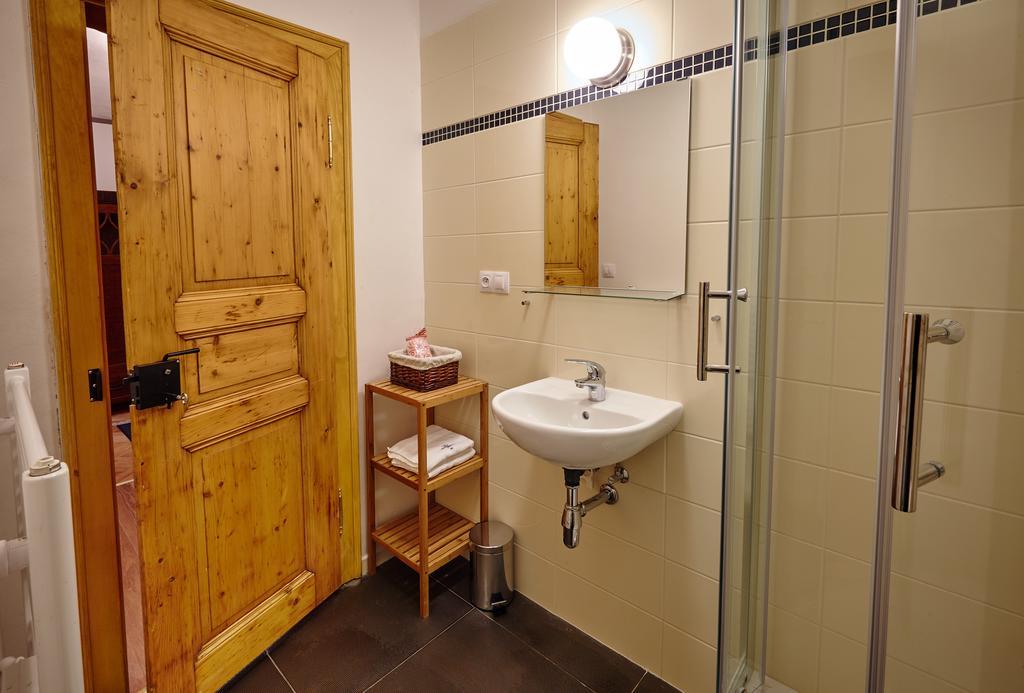 Queen Bee Apartments Πράγα Δωμάτιο φωτογραφία