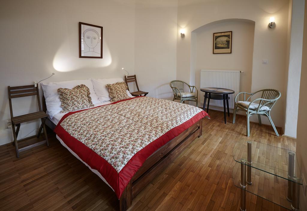 Queen Bee Apartments Πράγα Δωμάτιο φωτογραφία