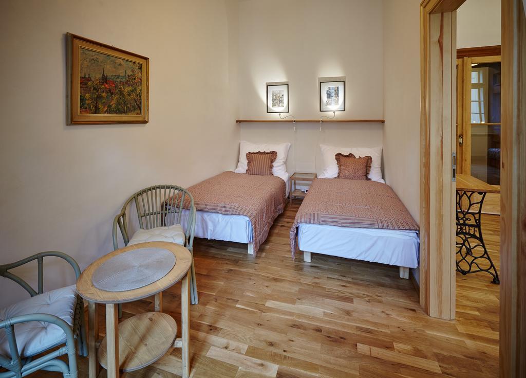 Queen Bee Apartments Πράγα Εξωτερικό φωτογραφία