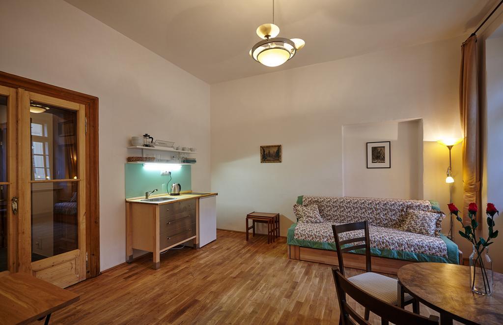 Queen Bee Apartments Πράγα Δωμάτιο φωτογραφία