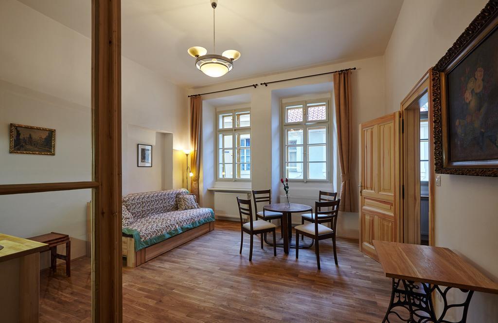 Queen Bee Apartments Πράγα Εξωτερικό φωτογραφία