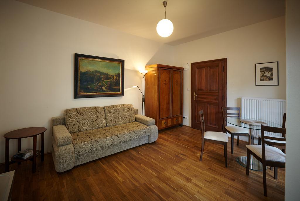 Queen Bee Apartments Πράγα Δωμάτιο φωτογραφία