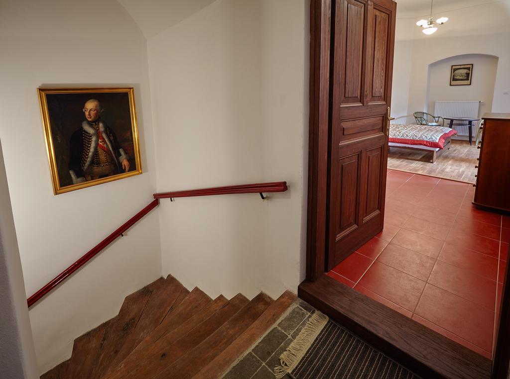 Queen Bee Apartments Πράγα Εξωτερικό φωτογραφία