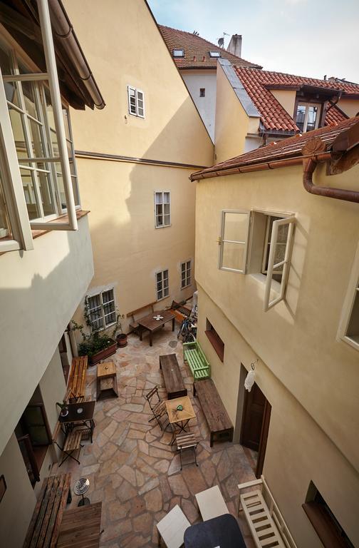 Queen Bee Apartments Πράγα Εξωτερικό φωτογραφία