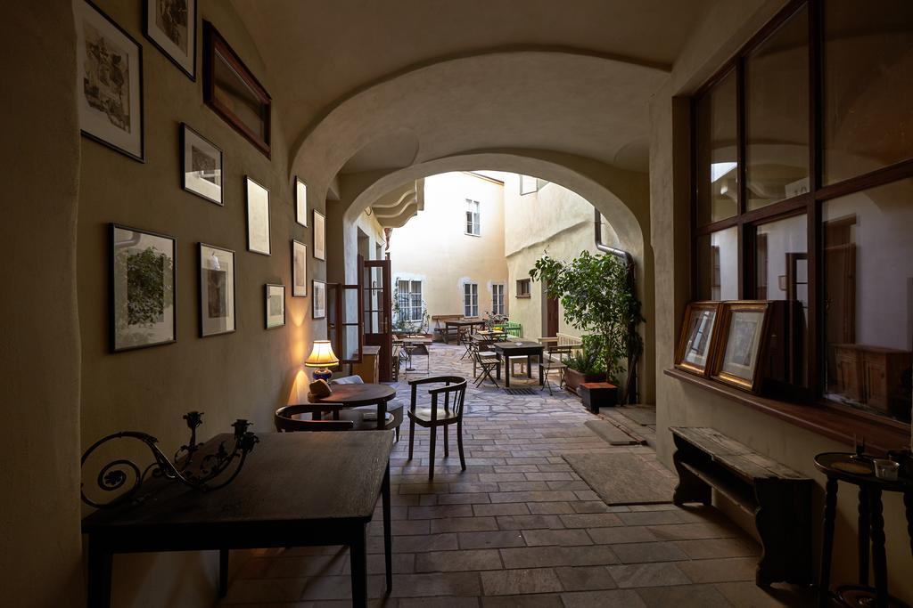 Queen Bee Apartments Πράγα Εξωτερικό φωτογραφία